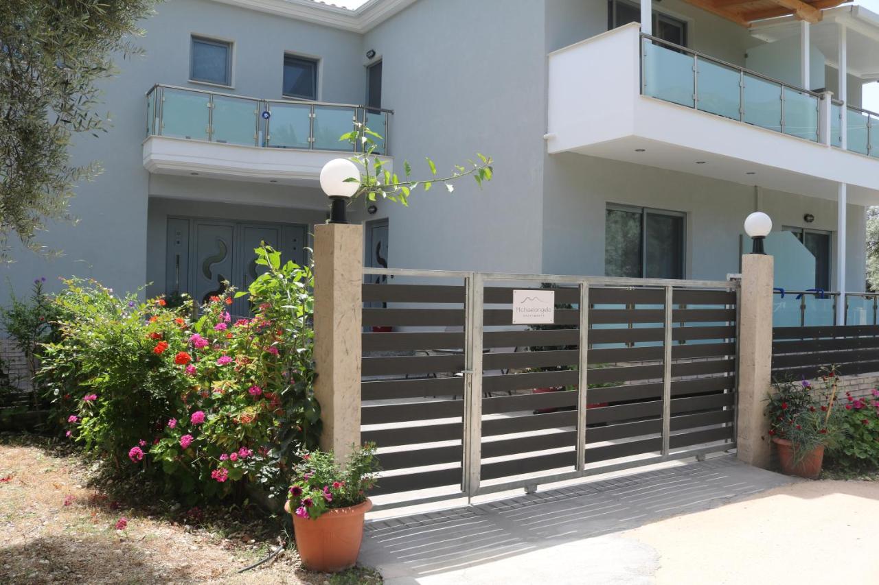 Michaelangelo Apartments - Bed and Breakfast Nydri