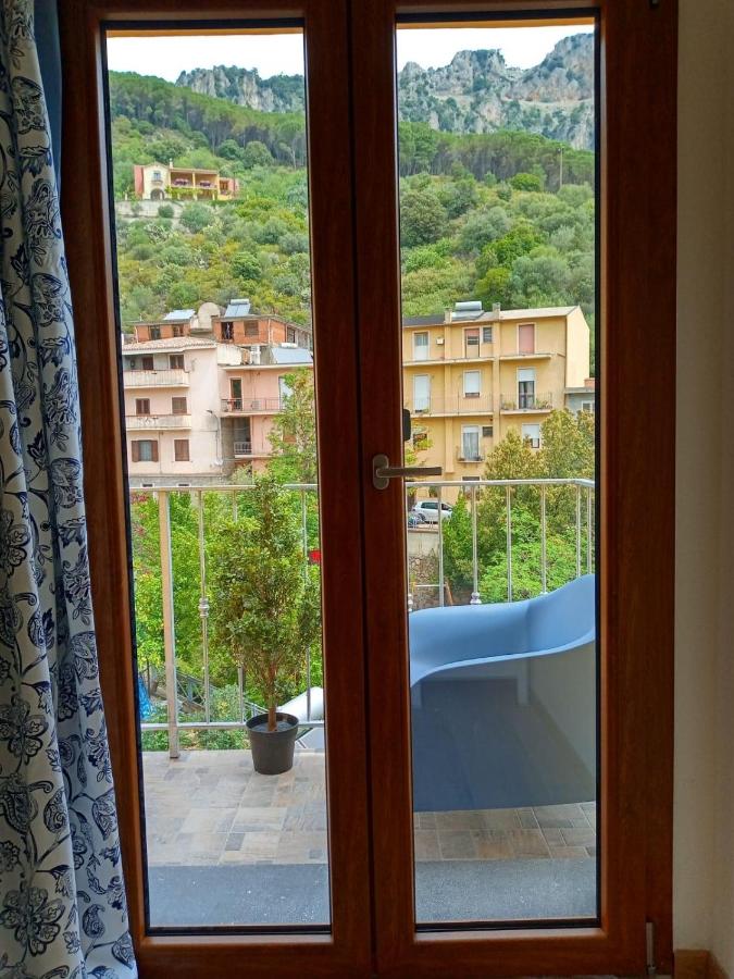La Grotta Sardegna 5 Bedrooms each with a Private Ensuite Bathroom featuring a Hydromassage Shower Air Conditioning - Chambres d'hôtes Urzulei