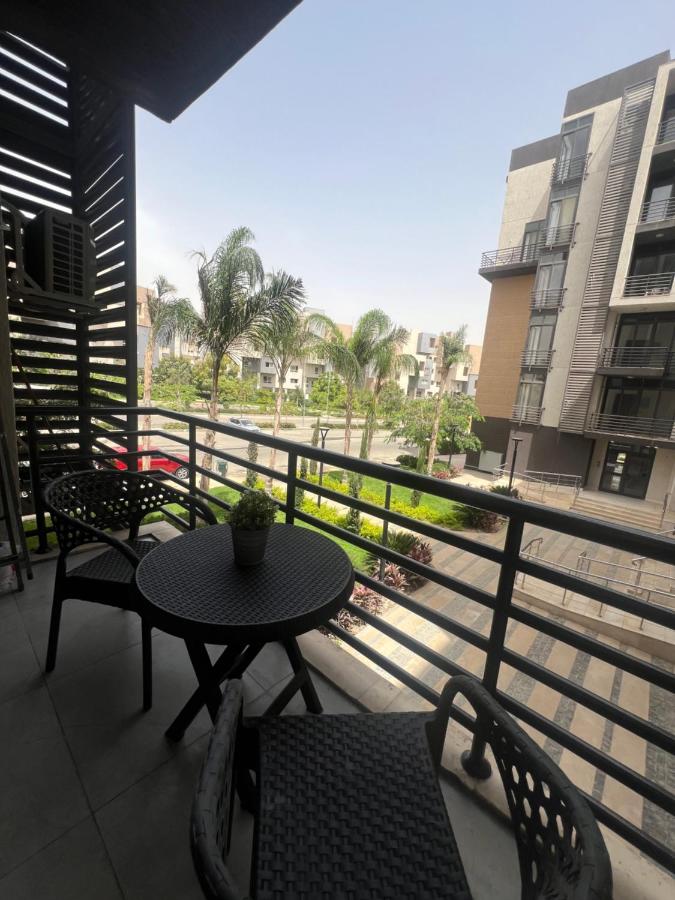 Property Sisters Deluxe double room apartment for Families and couples only in Madinaty B8 - B&B
