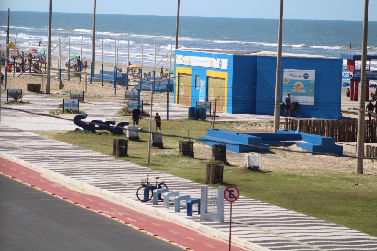 Apartamento Vista para Beira-Mar e Calçadão centro de Tramandaí - B&B