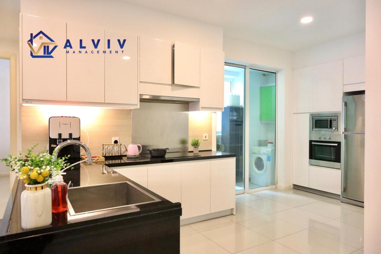 Three-Bedroom Apartment - High Floor