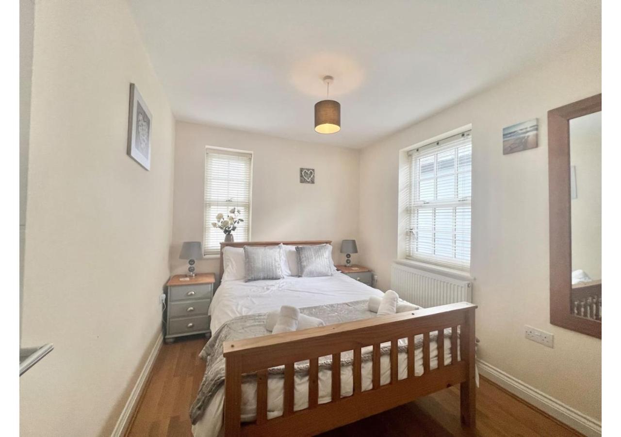 1 Captain's Rest Modern 2 bedroom Brixham harbour flat - B&B