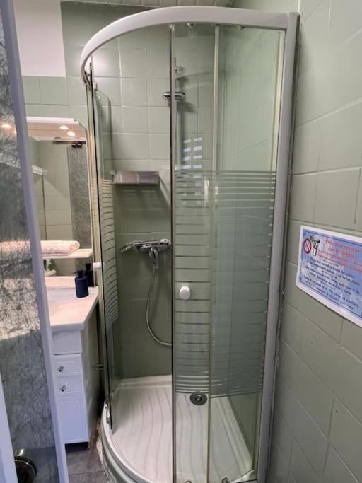 Châteaux 5 minute, Parking Gratuit hauteur 2 m - B&B Versailles