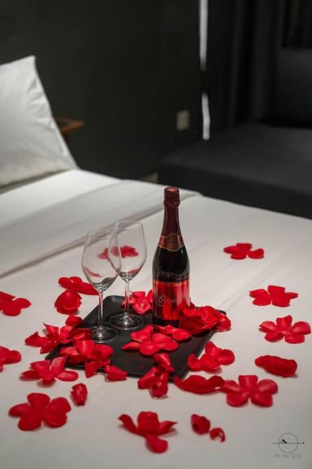 Romantic Homestay JB #Bathtub #Couple #Mood - Chambres d’hôtes
