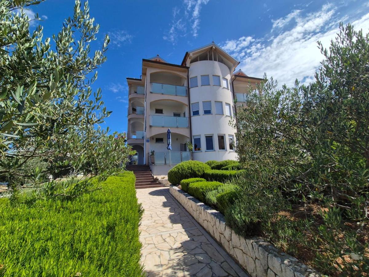 Apartments Home & Garden Lavanda - B&B Brodarica