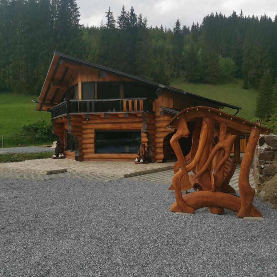 Cabana roua munților din bucovina - B&B Mestecăniș