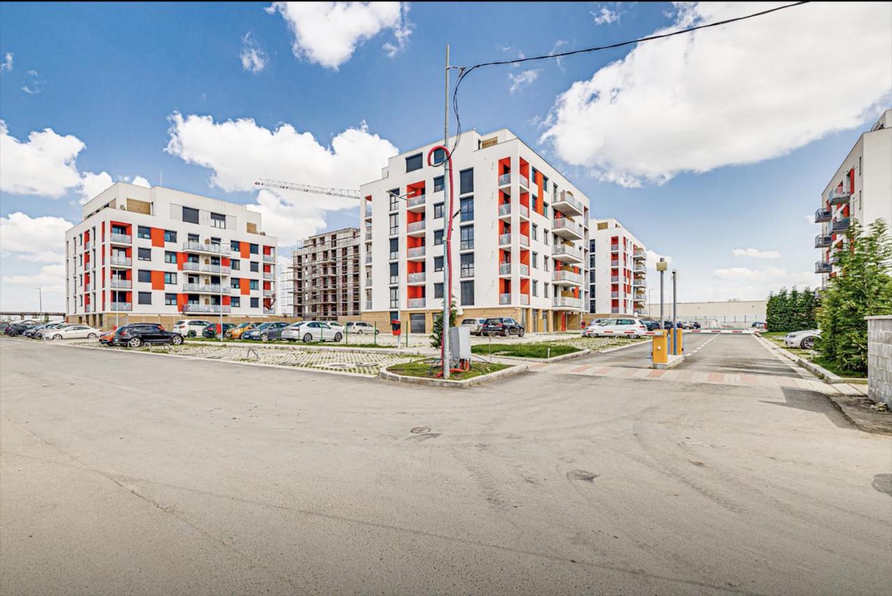 ARI Pink & Turquoise - AFI Mall High-end Apartments - B&B
