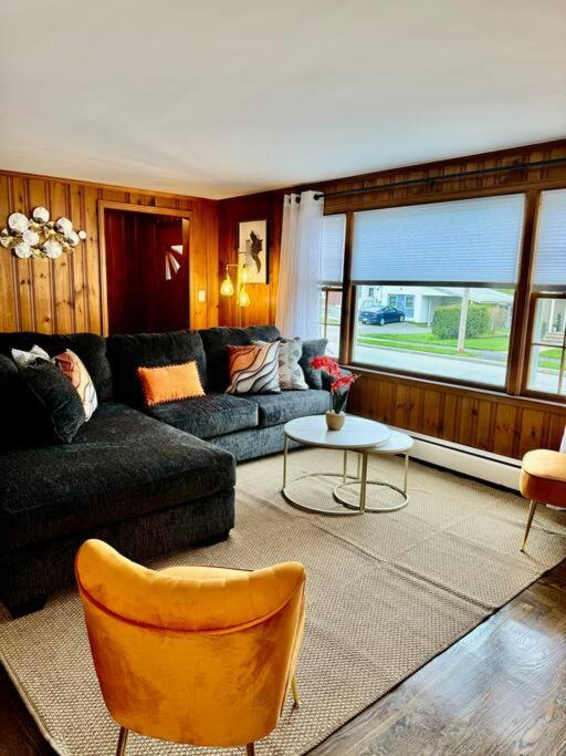 Lovely remodeled single family ! - B&B
