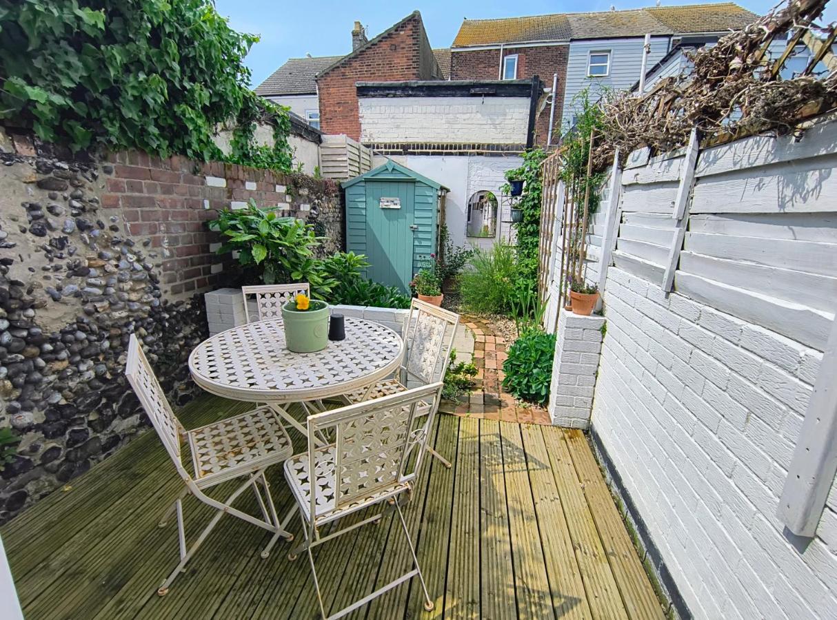 B&B Gorleston-on-Sea - Martha's cottage by the sea - Bed and Breakfast Gorleston-on-Sea