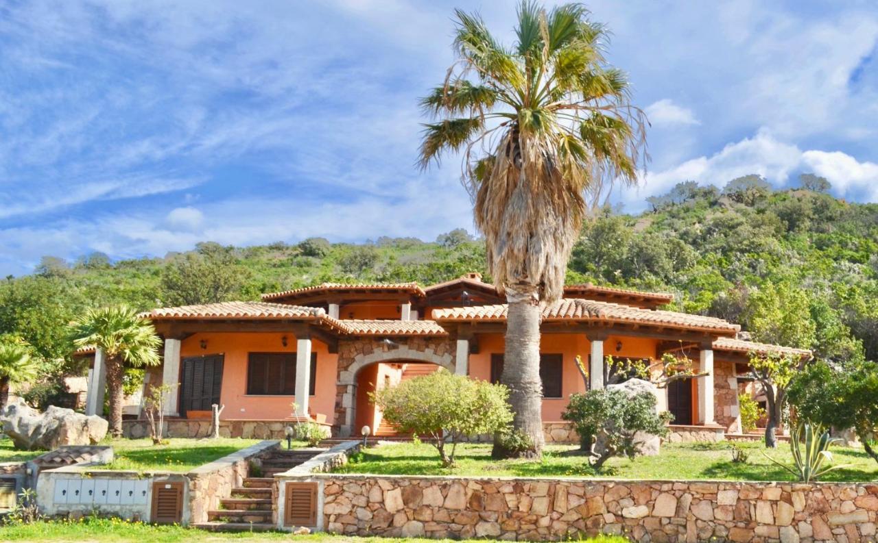 ISS Travel, Panoramic Coda Cavallo Cottages - 10 km from San Teodoro - B&B