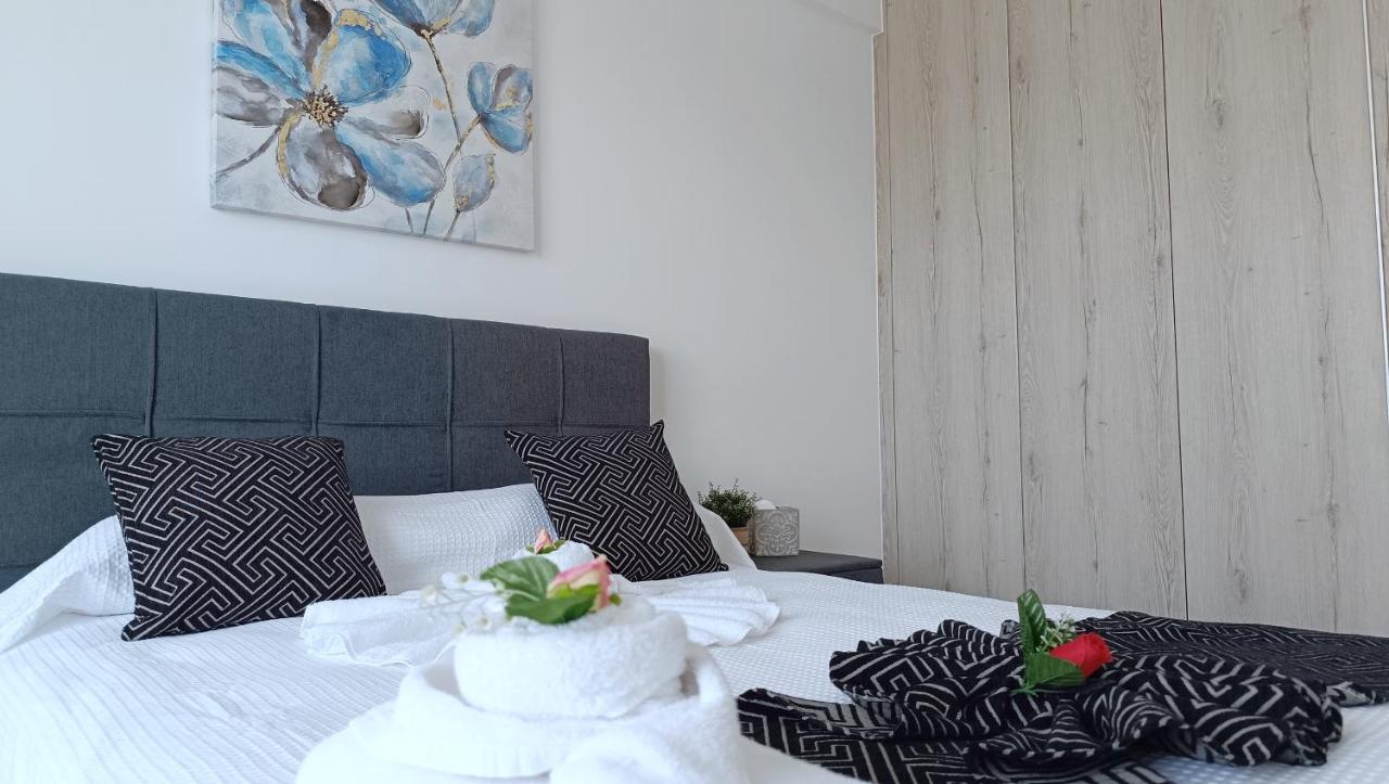 One-Bedroom Deluxe Apartment