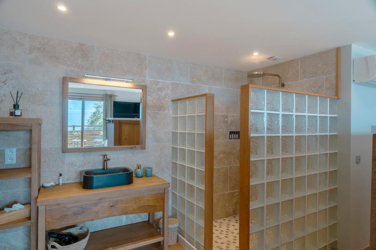 Deluxe Double Room with Balcony and Sea View