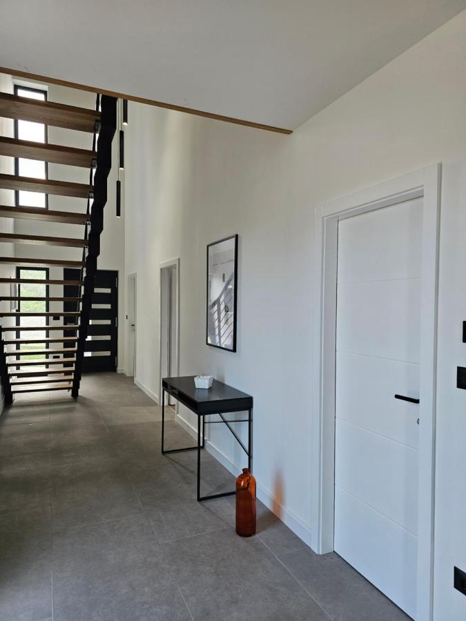 Luxury Villa Kiara with private heated pool and jacuzzi- 15min from sea - Ferienwohnung Orbanići