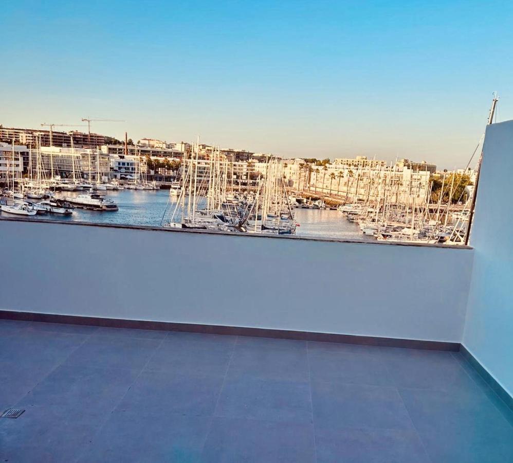 Spectacular Lagos Marina view apt on promenade - B&B