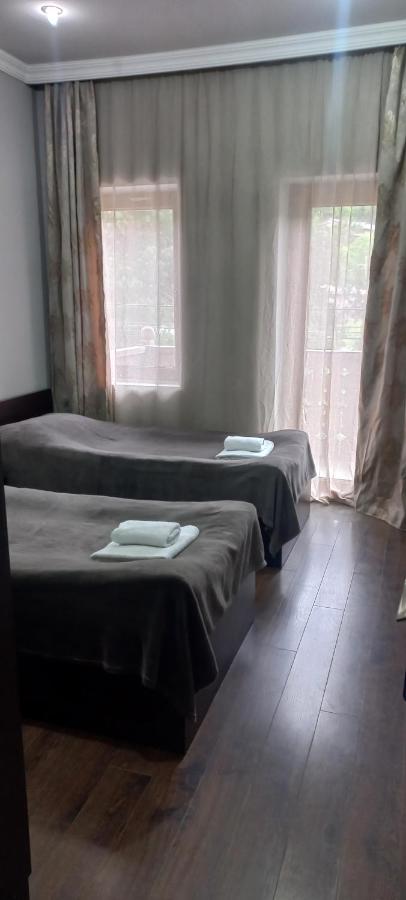 Camera Doppia con Letti Singoli con Bagno Privato 