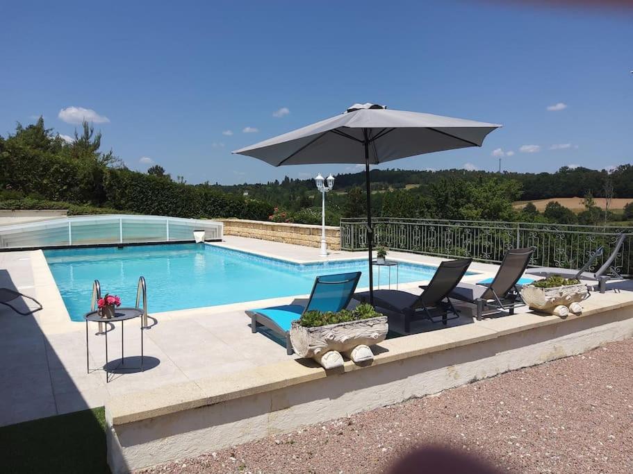 La petite colline du Cros, villa à louer - Bed and Breakfast