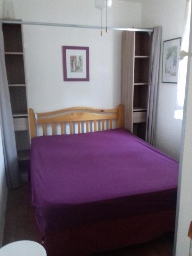 Deluxe One-Bedroom Apartment