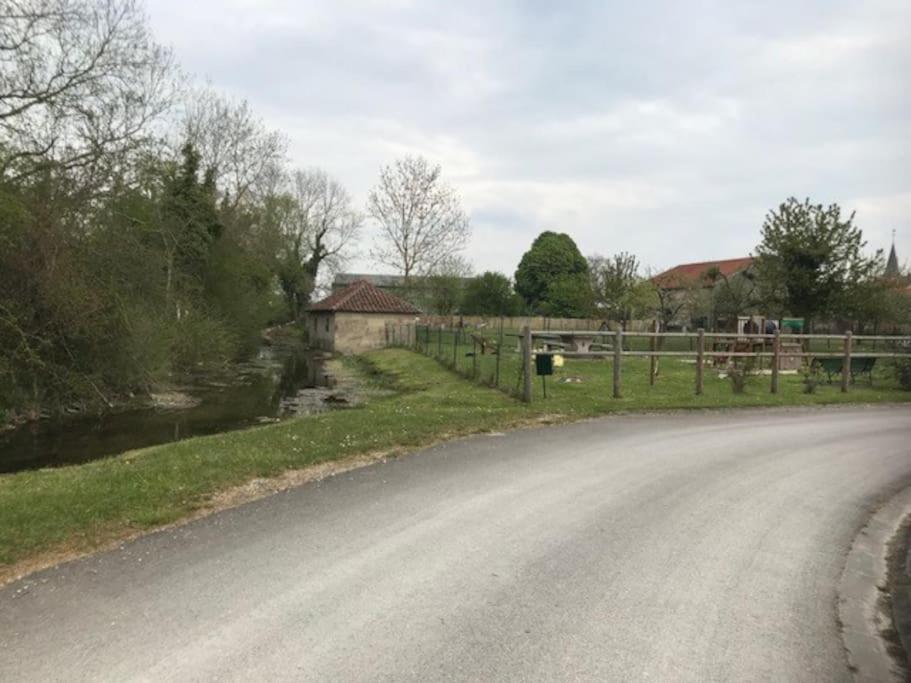 GITE SAINT LOUVENT 6 p DANS UN VILLAGE AUTHENTIQUE - B&B Remennecourt