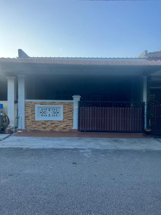 Adhwa Homestay - B&B Kampung Bukit Katil