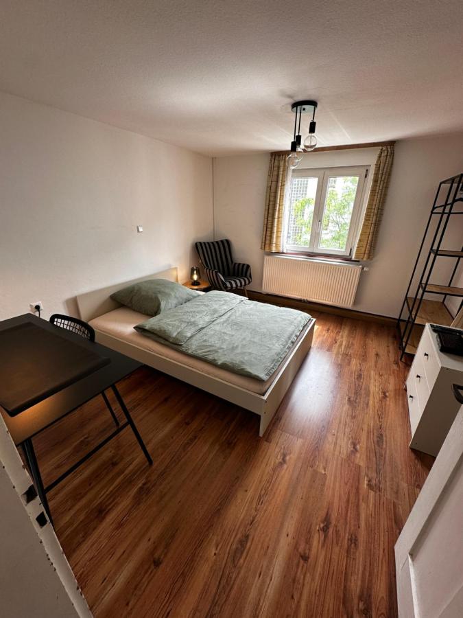 B&B Heilbronn - Einfaches Haus mit Privatzimmern und Gemeinschaftsräumen - Bed and Breakfast Heilbronn