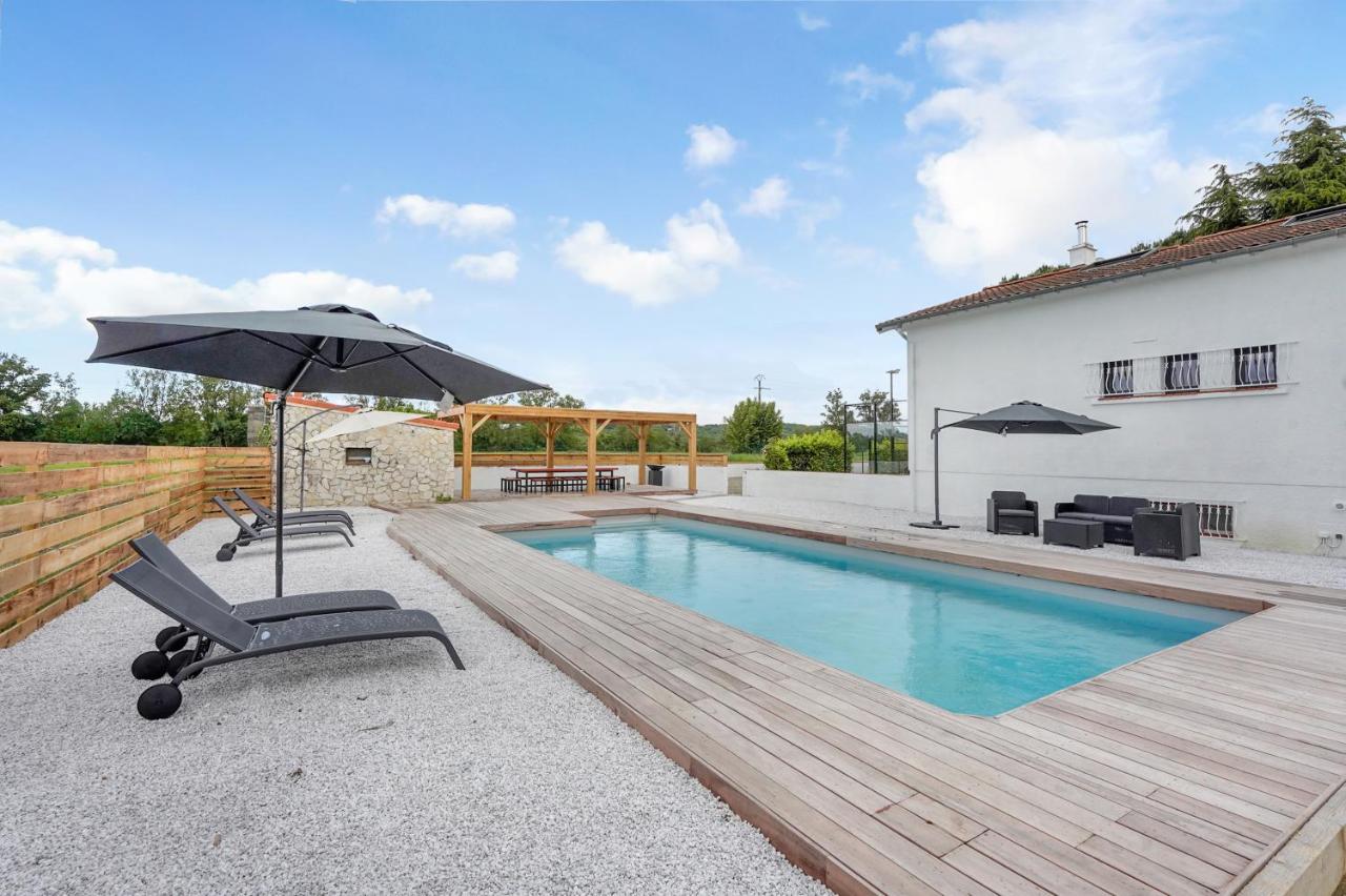 Villa Rose - Padel - Piscine - Cinéma & Poker Room - B&B