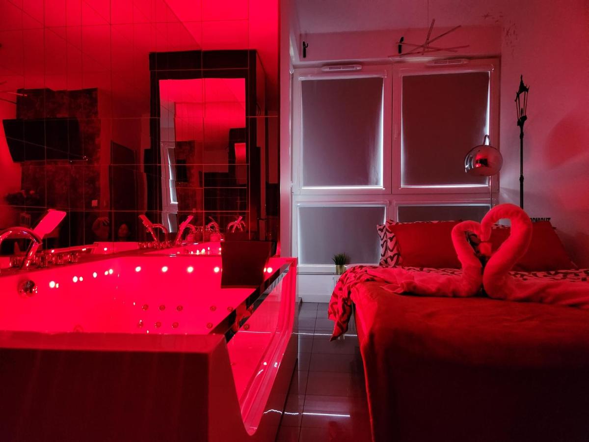 Studio with Spa Bath