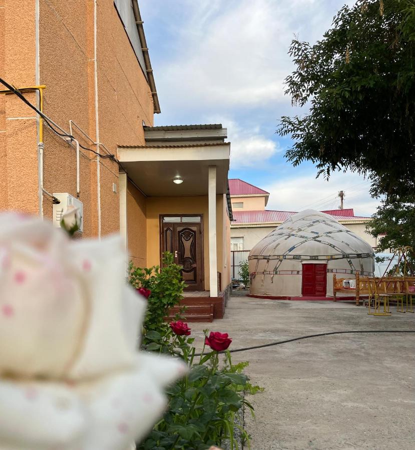 NUKUS GUEST HOUSE - Bed and Breakfast