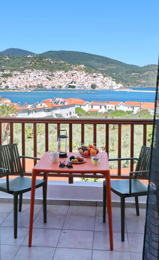 B&B Skopelos Town - Maistros Suites - Péra - Bed and Breakfast Skopelos Town