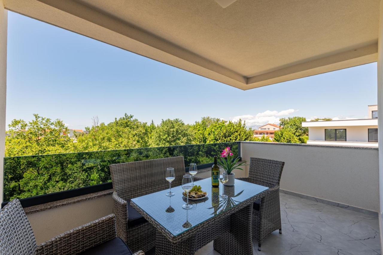 One-Bedroom Deluxe Apartment