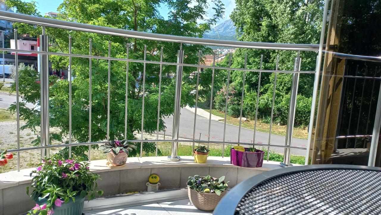 Apartman M Igalo - B&B