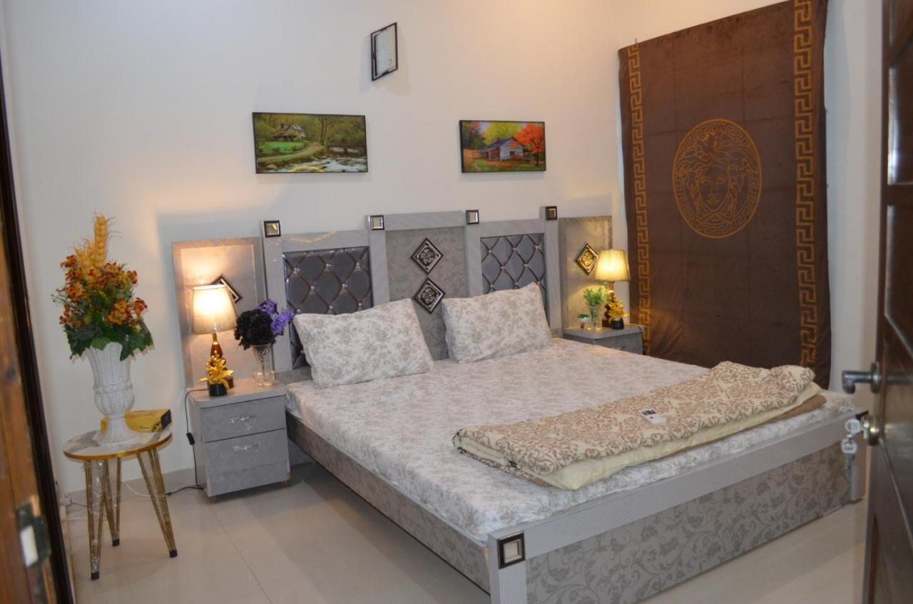 B&B Karâchi - Holidazzle Residences DHA Karachi - Bed and Breakfast Karâchi