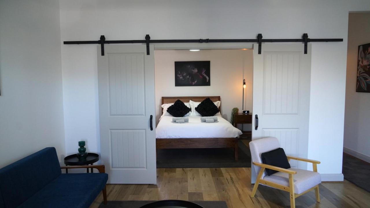 Stay on Summer - CBD Apartment - B&B