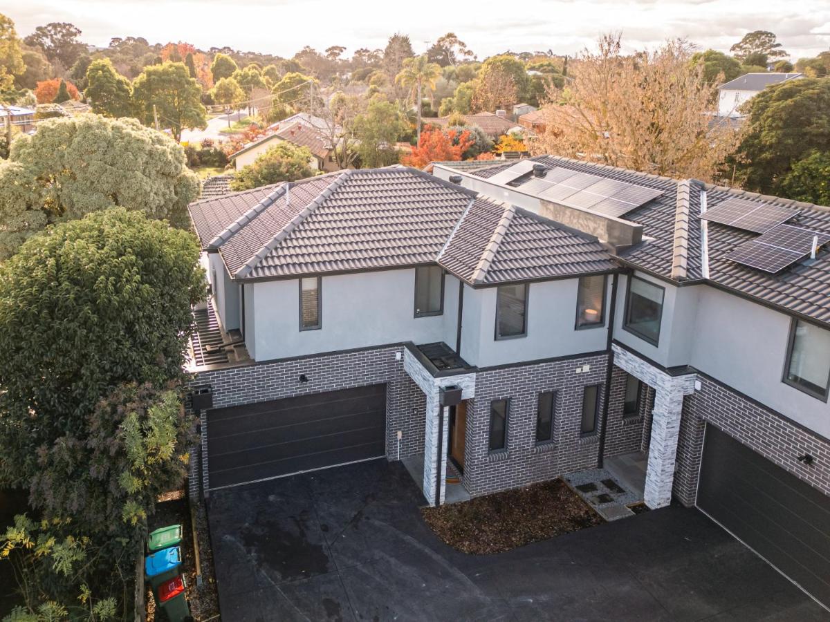 StayAU Stylish Spacious 4BR Home Ringwood - B&B