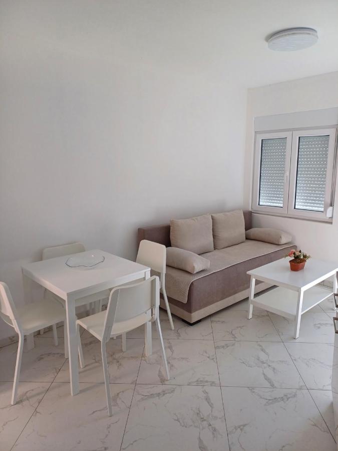 UNA apartman - Ferienwohnung Veliko Gradište