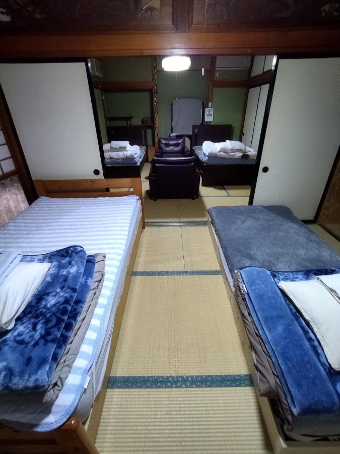 Familienzimmer mit Gemeinschaftsbad