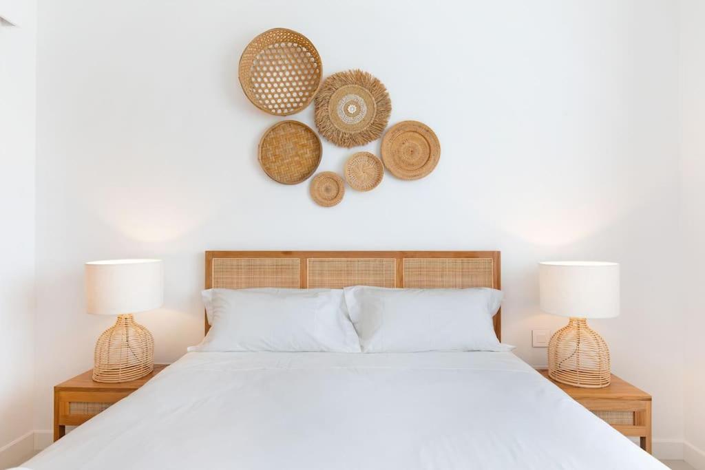 Oceanfront 3BR and 3BA Apartment with beach access - B&B Grand Gaube