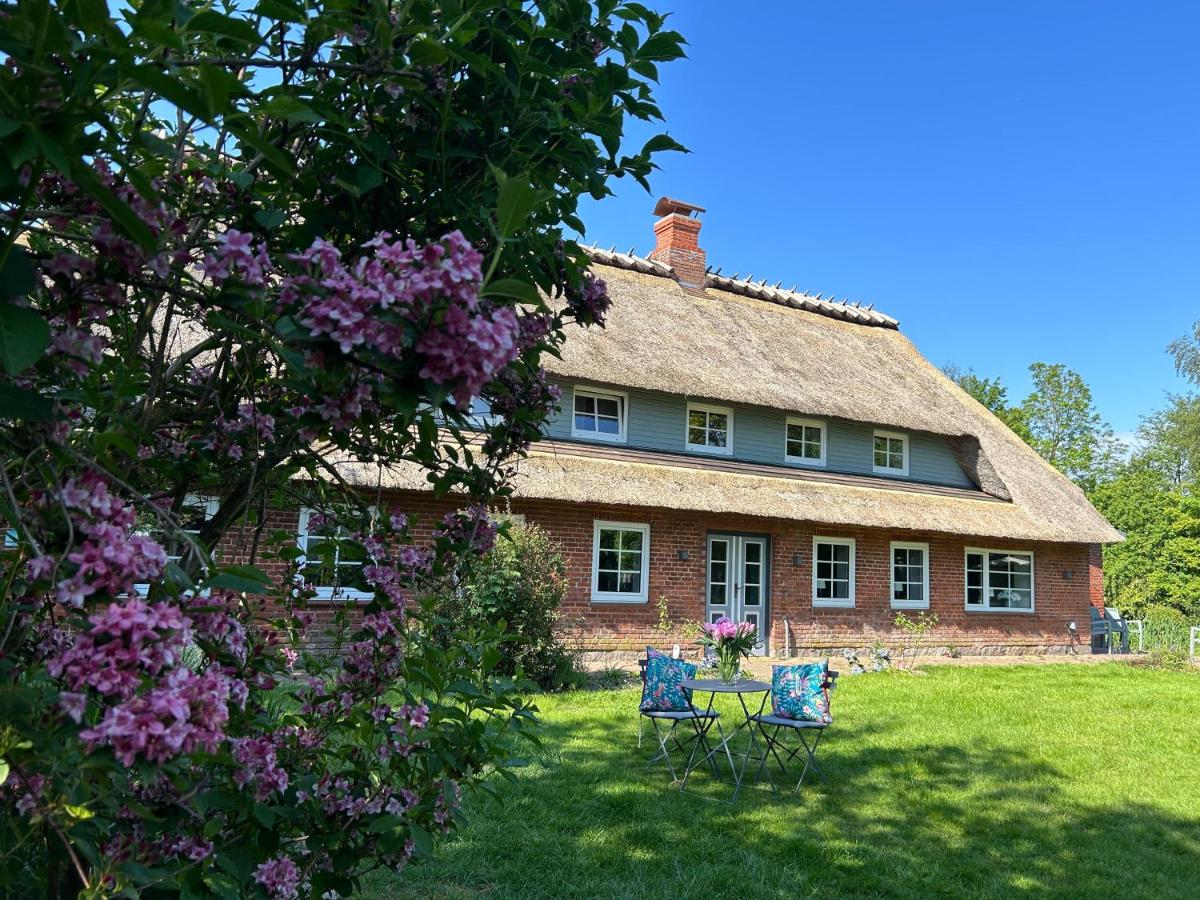 Ferienwohnung Steuerbord Steinbergkirche - B&B