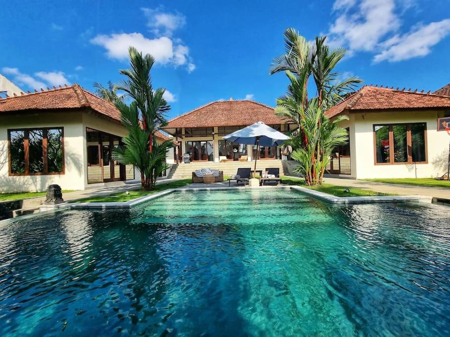 Villa Lush with Infinity Pool & Ice Bath - B&B