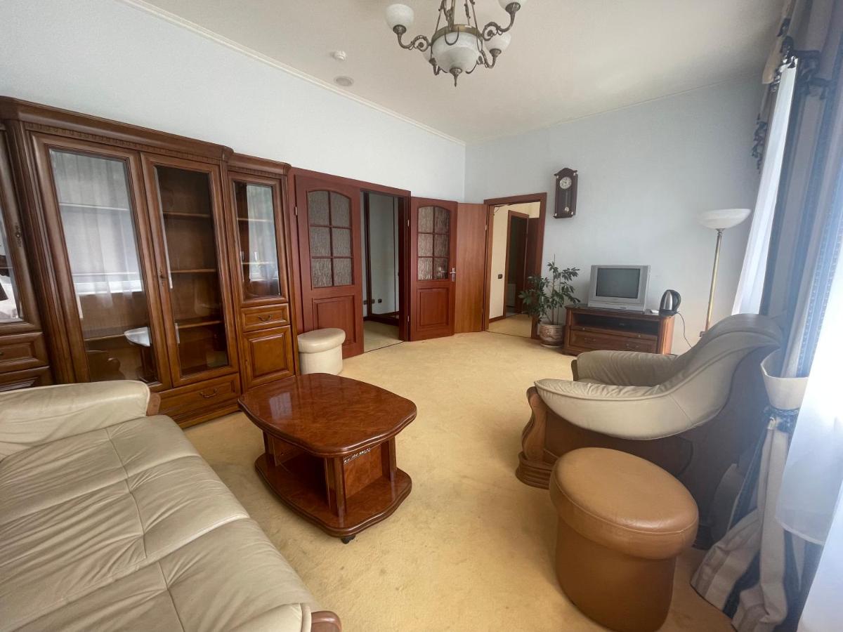 One-Bedroom Premier Apartment
