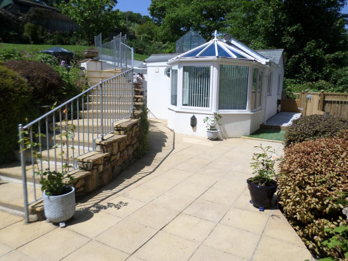 B&B St Austell - The Lodge, Polgooth - Bed and Breakfast St Austell