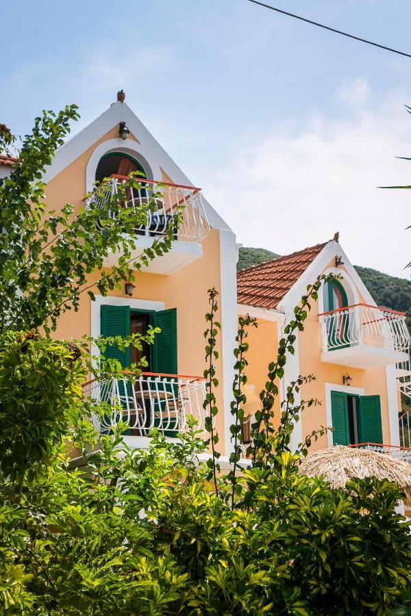 Oasis Complex - B&B