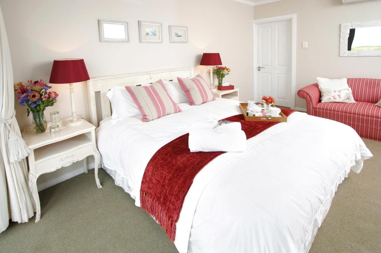 Habitación de lujo con vistas al mar y cama grande