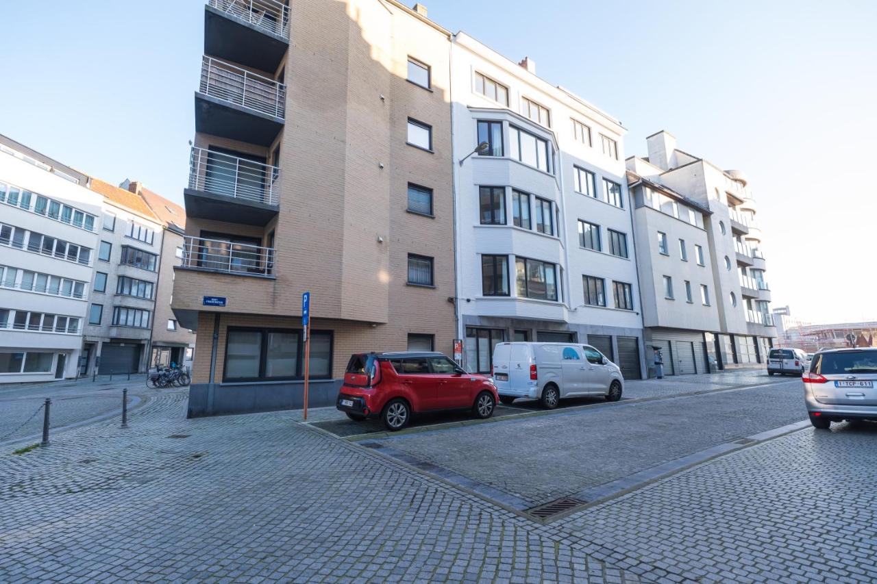 Amandine - Luxury 3 bedrooms apartment with free parking - Bed and Breakfast Oostende