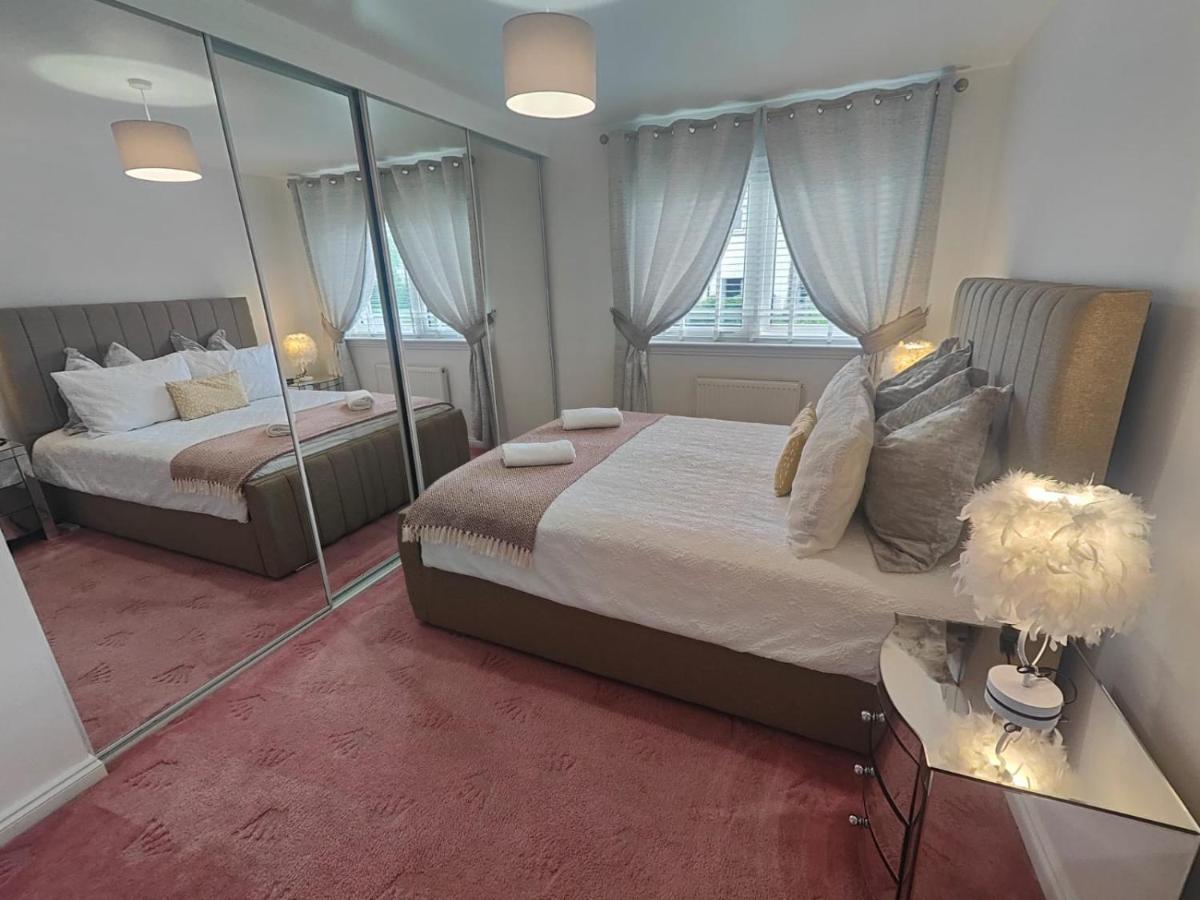 Lovely 2 Bedroom Modern Ground Floor Flat - B&B