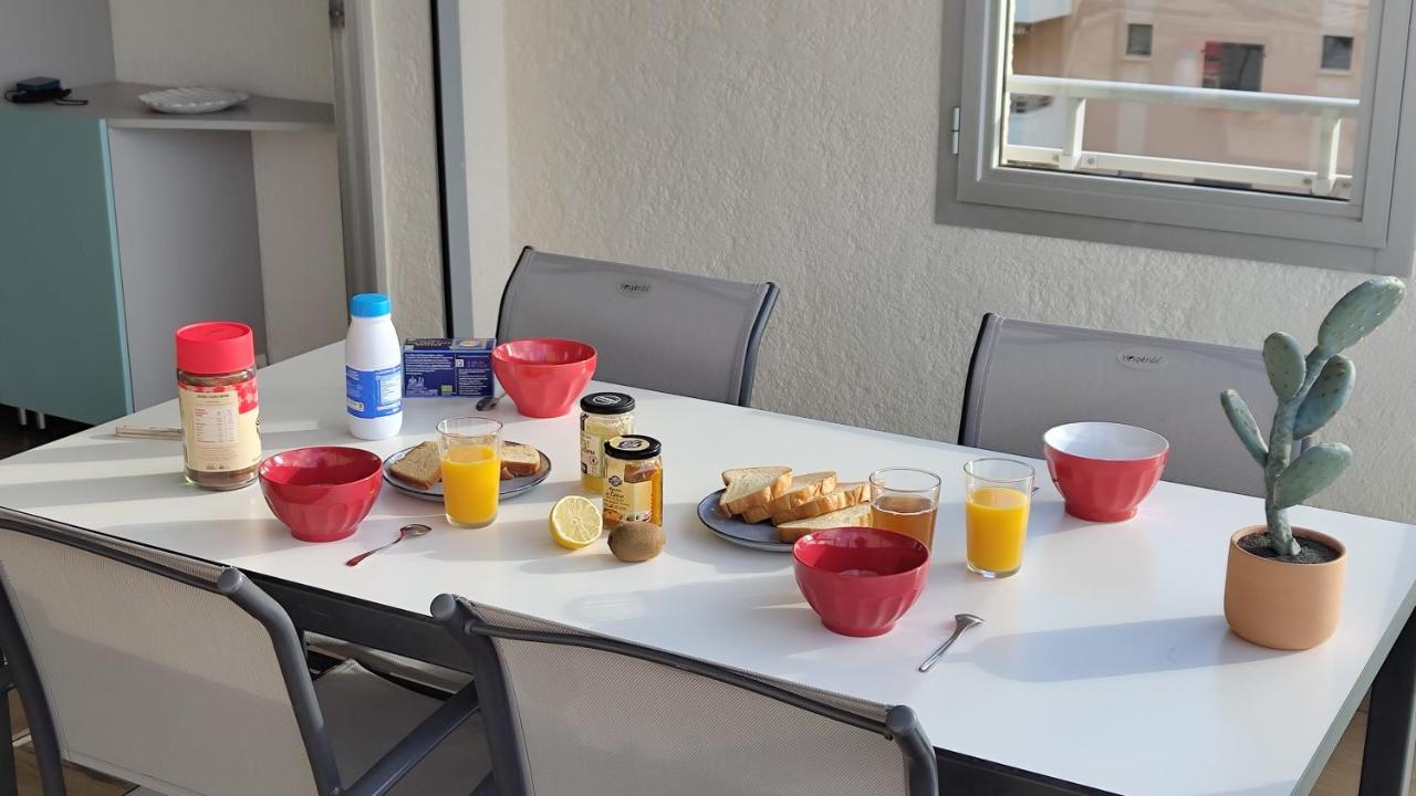 T3, 2ch, classé 3,parking gratuit sur place à 600m de la plage, des commerces ,du port proche st tropez - B&B Cavalaire-sur-Mer