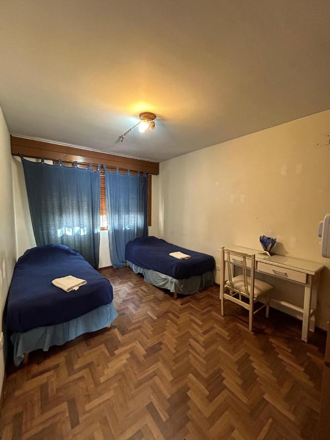 Camera Standard Doppia con Letti Singoli con Bagno in Comune