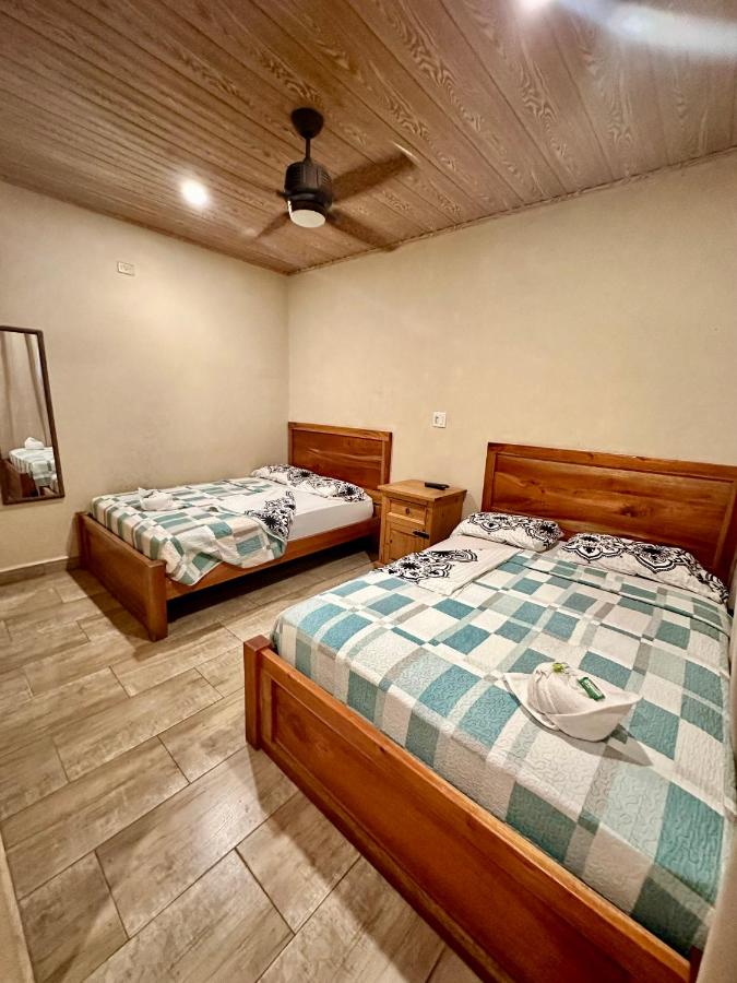 Doppelzimmer mit 2 Doppelbetten