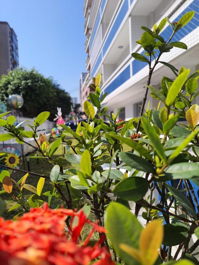 BEIRA MAR II dorm ap207 - TUPI - 15 metros da praia - 2 dormitórios com VARANDA - WI FI e acomoda até 8 pessoas - ESTACIONAMENTO Gratuito - B&B