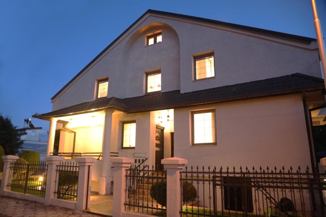 Brand new LUX Apartment - Bed and Breakfast