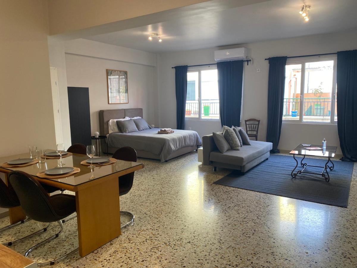 Studio Pittaki - Large Studio in Athens Historic Center, Near Acropolis - B&B Atenas